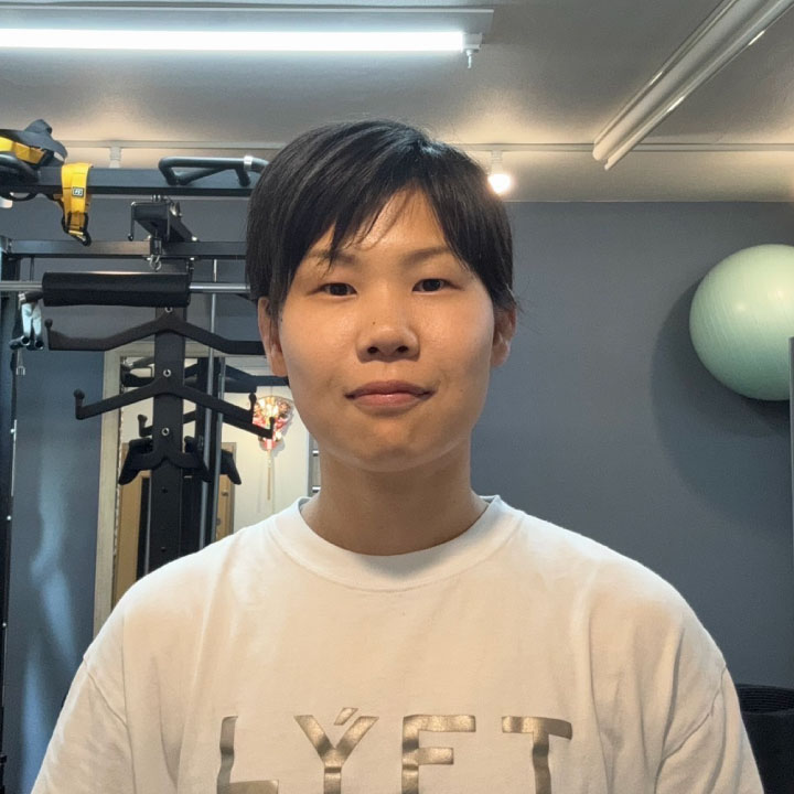 Weight Downの女性トレーナー
