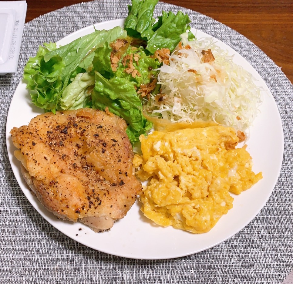 鶏肉・卵・野菜を組み合わせたタンパク質中心の食事例