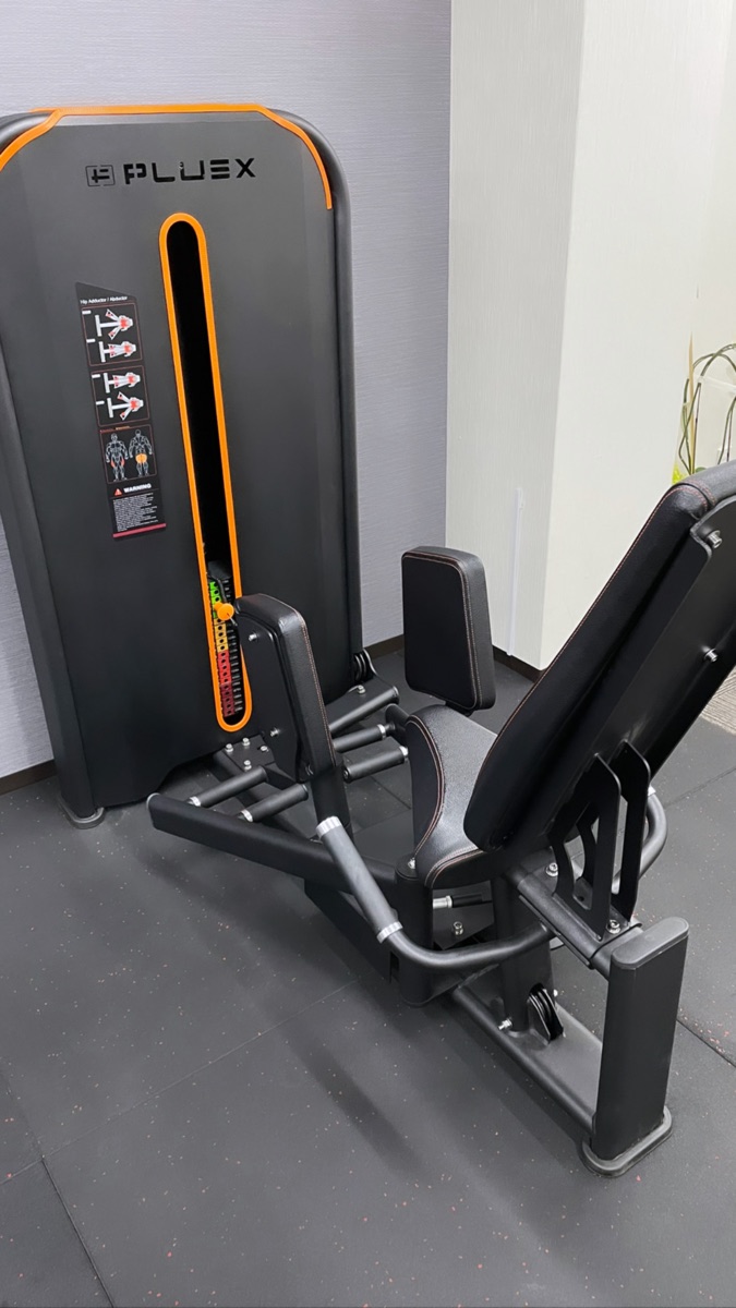 新長田のパーソナルジムのトレーニングマシン 初心者でも安全に使える専用マシン