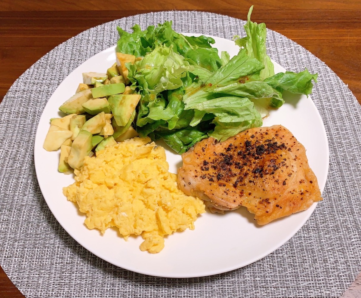食物繊維とタンパク質をそろえたダイエット中の食事例