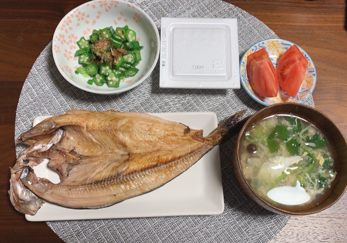 16時間断食明けの1食目に理想的な焼き魚と味噌汁の和定食